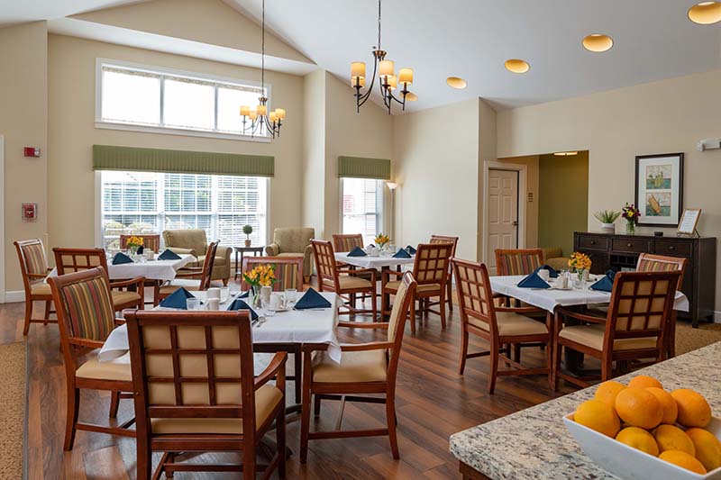 charter senior living dining room