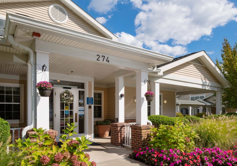 cottages-dartmouth-welcome-1000×700 The Cottages of Dartmouth Village entrance